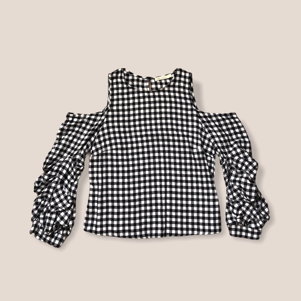 Off the shoulder top, ruffled sleeve!